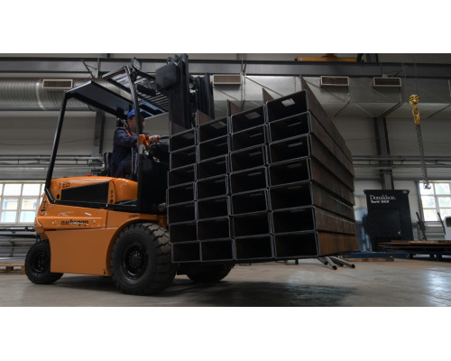 Вилочный электропогрузчик АМКОДОР Е25