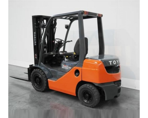 Вилочный погрузчик Toyota FDF25