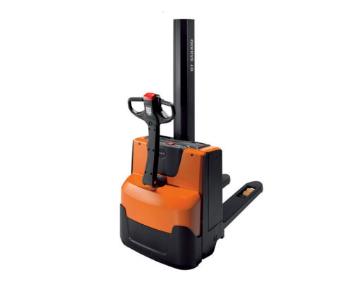 Электрический штабелер Toyota SWE080L (Исполнение для рыбной промышленности)