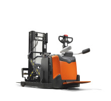 Электрический штабелер Toyota SPE120XR (Исполнение для рыбной промышленности)